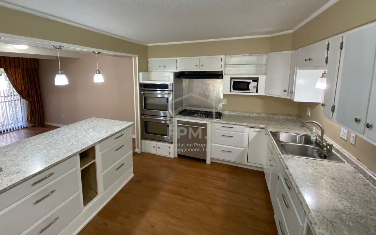 3656 Haughton Ln #2 - Photo 3 of 17