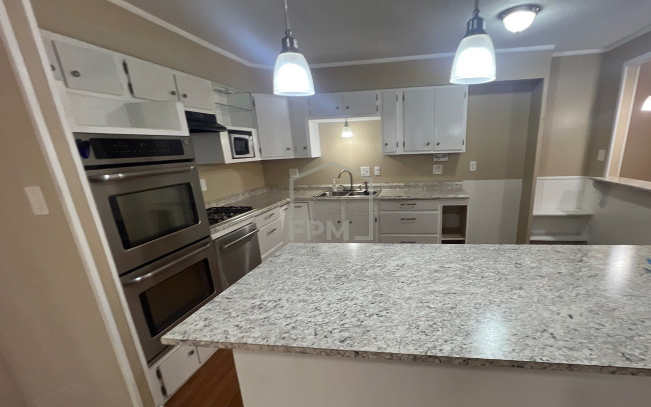 3656 Haughton Ln #2 - Photo 4 of 17