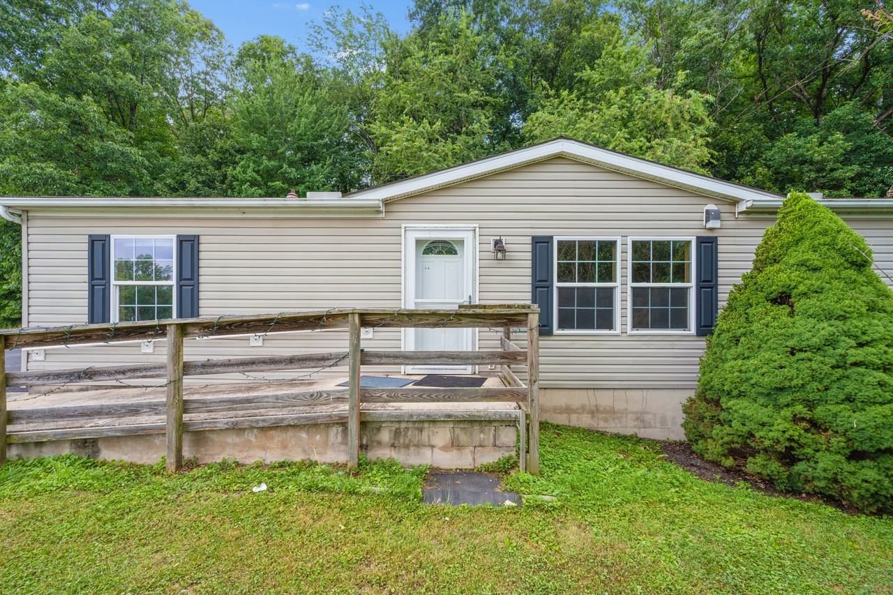 12350 Jesse Smith Rd - Photo 2 of 16