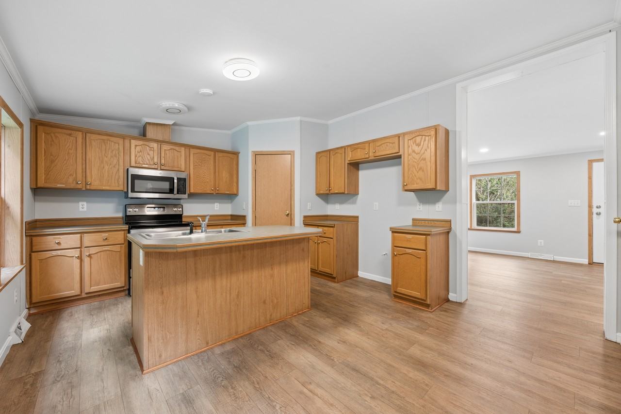 12350 Jesse Smith Rd - Photo 3 of 16