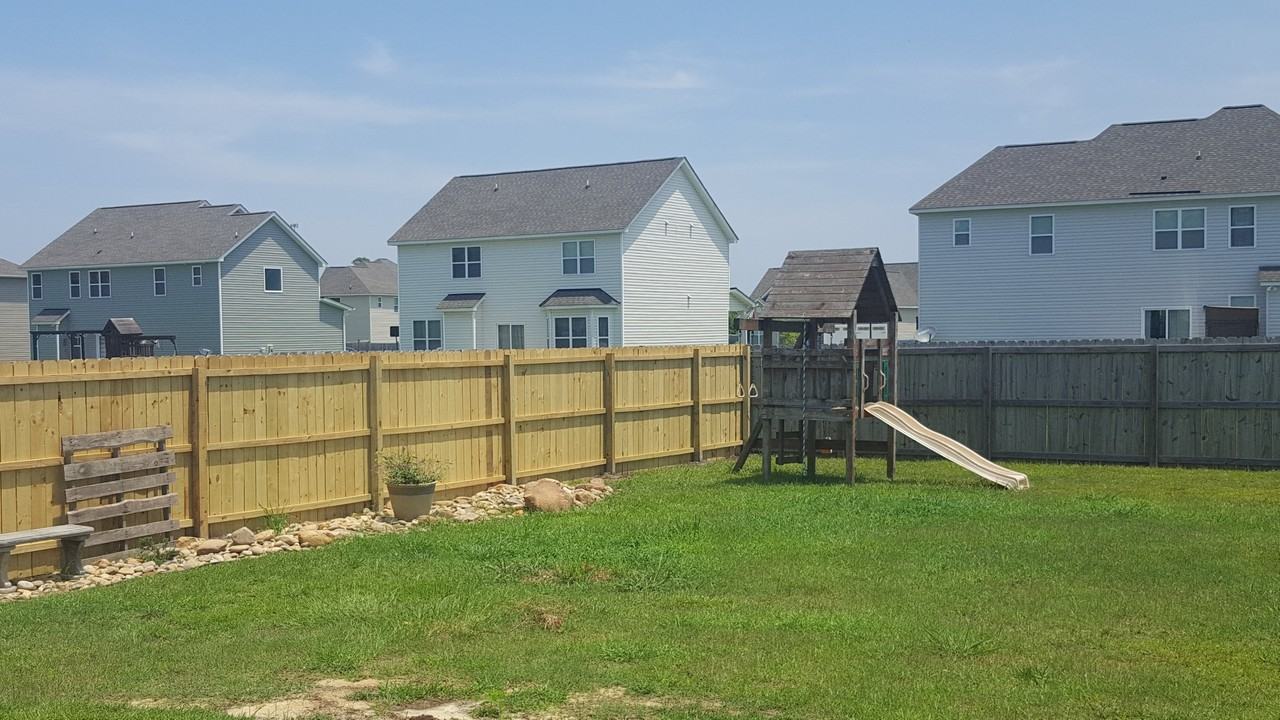 302 Catamaran Rd #1 - Photo 7 of 19