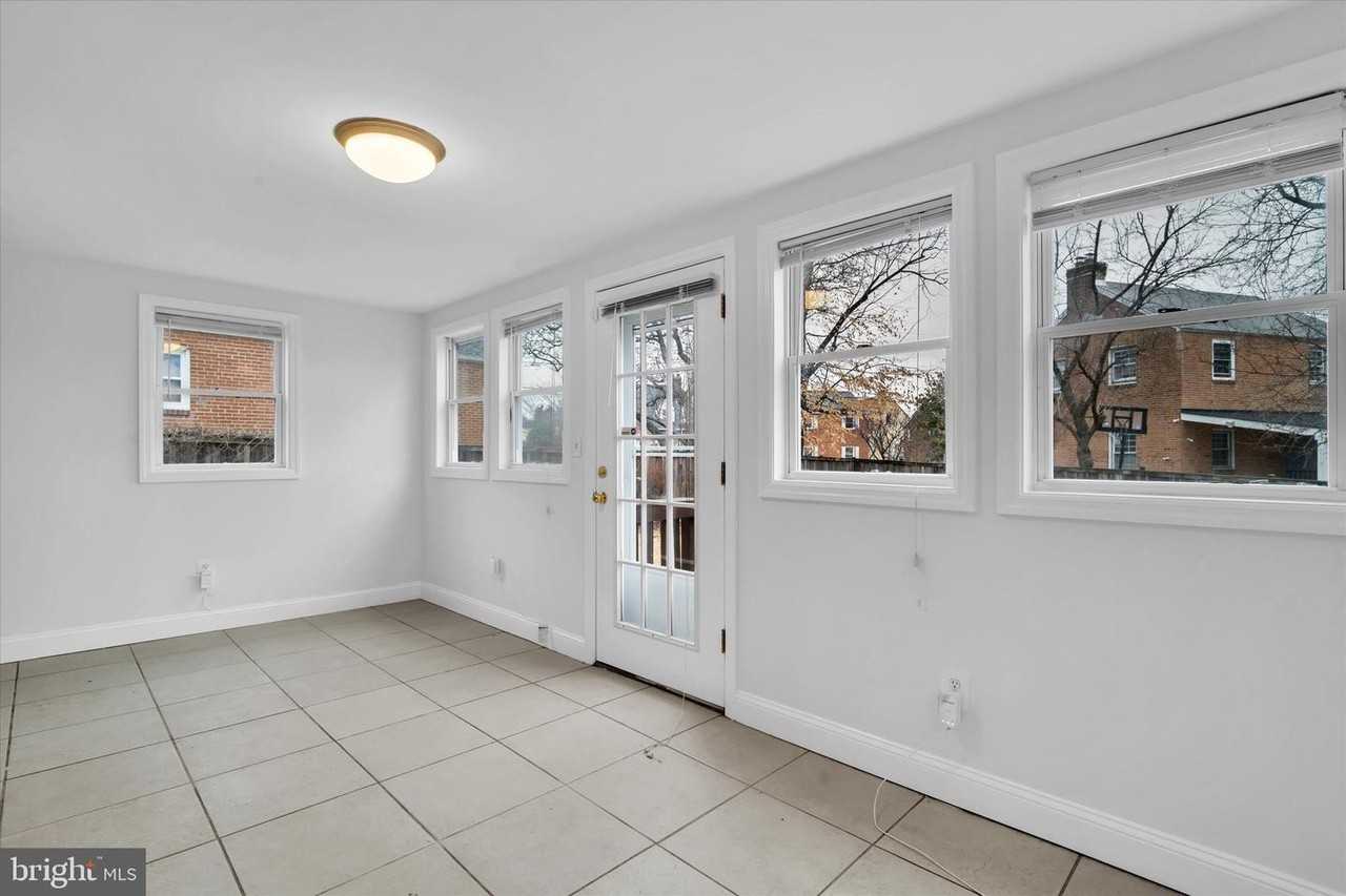1002 Chillum Rd #1 - Photo 5 of 11