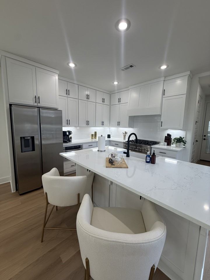 818 S Wood Ave #1 - Photo 5 of 16