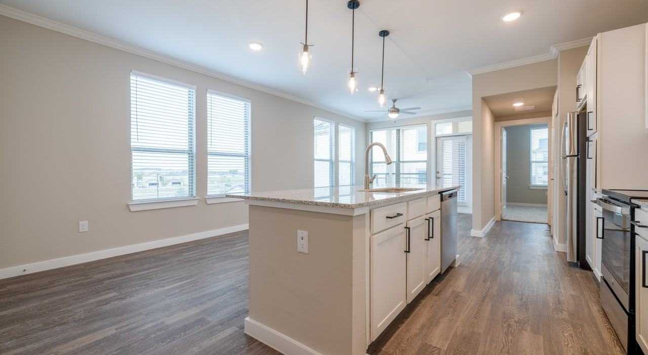 7101 East William Cannon Drive - Photo 2 of 31