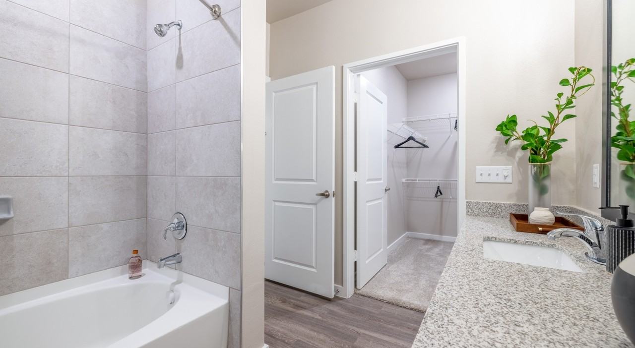 7101 East William Cannon Drive - Photo 6 of 31