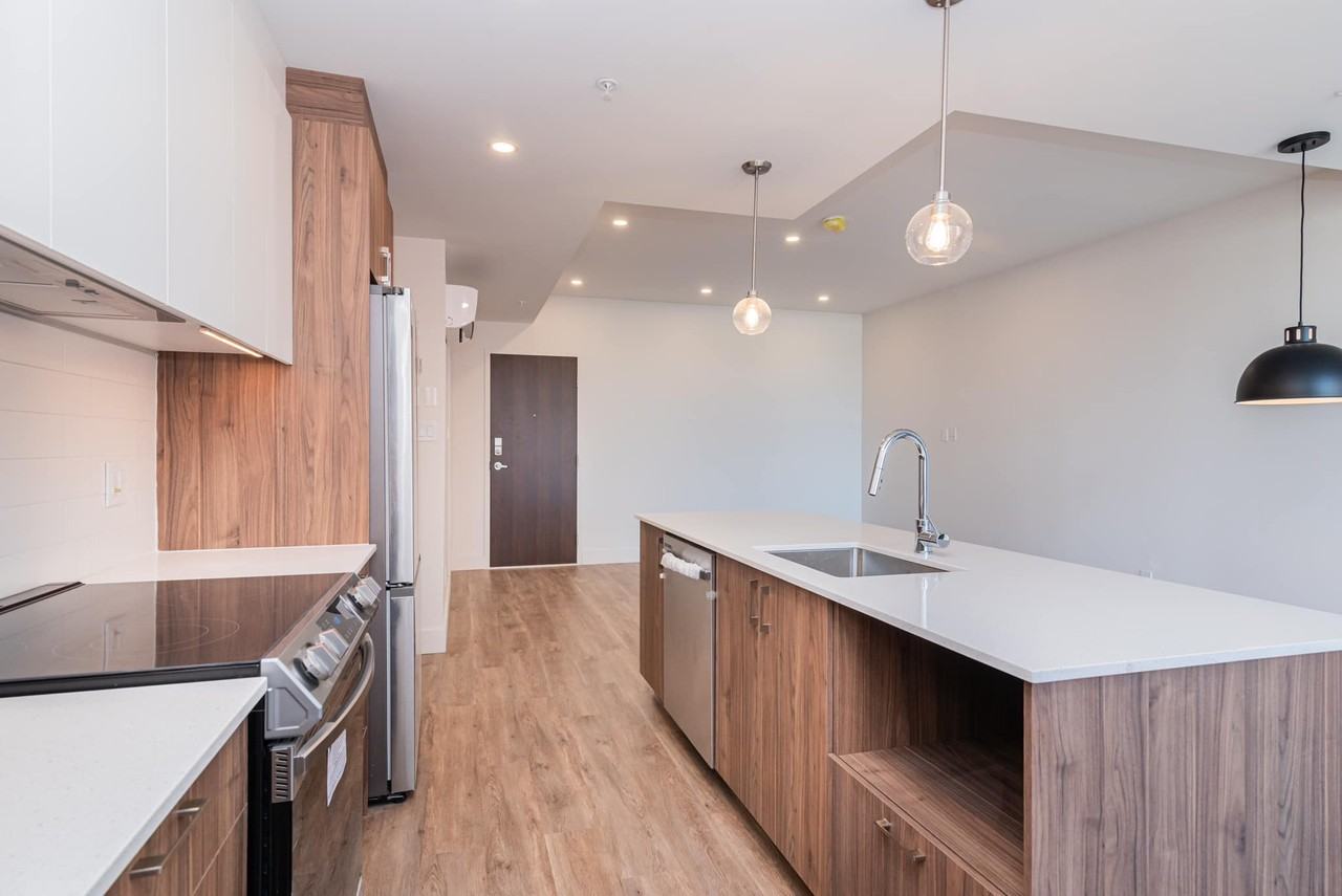 1700 Boulevard Angrignon #1014 - Photo 2 of 29