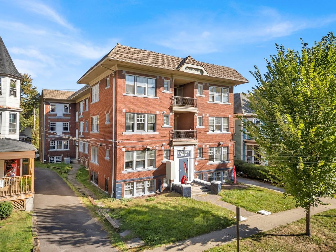 Brookside Manor - Photo 7 of 11