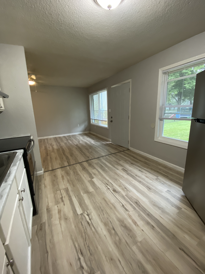 333 S. Steffler AveApt 3 #3 - Photo 2 of 19