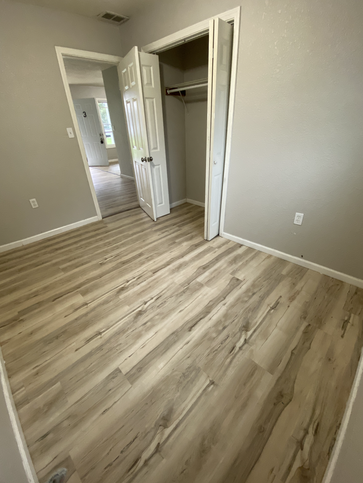 333 S. Steffler AveApt 3 #3 - Photo 7 of 19