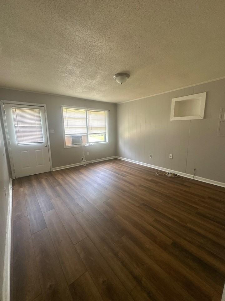 110 Tisdale St #1 - Photo 4 of 10