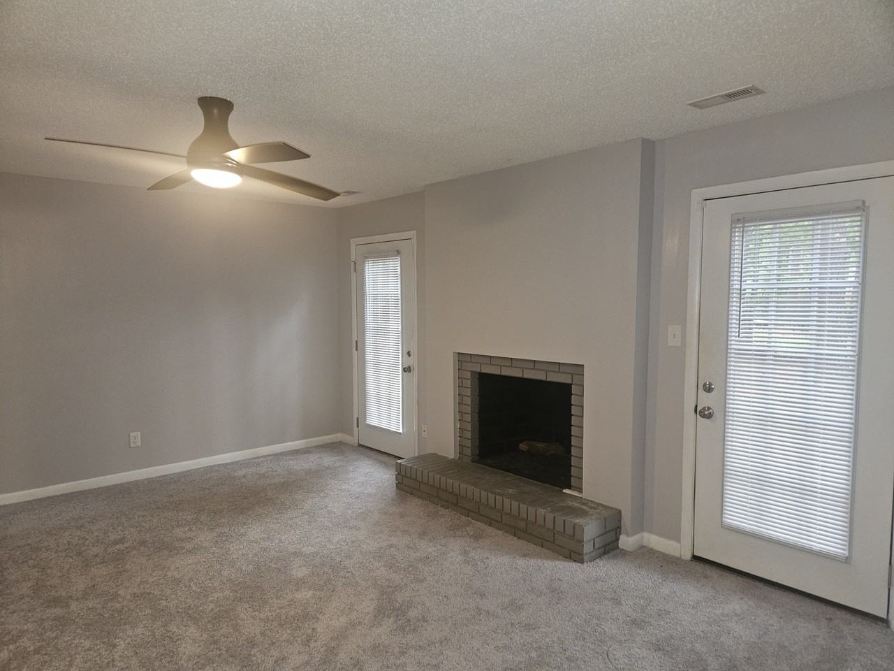 402 Lotus Dr #1 - Photo 4 of 17