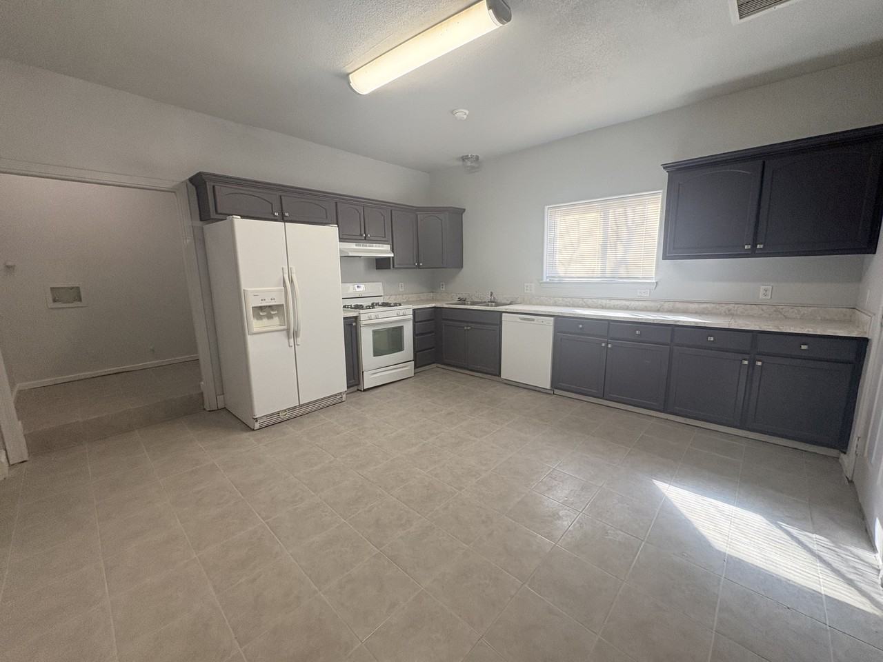 523 N 4th St #2 - Photo 3 of 10