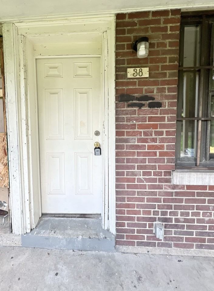 38 College Ct #38 - Photo 3 of 9
