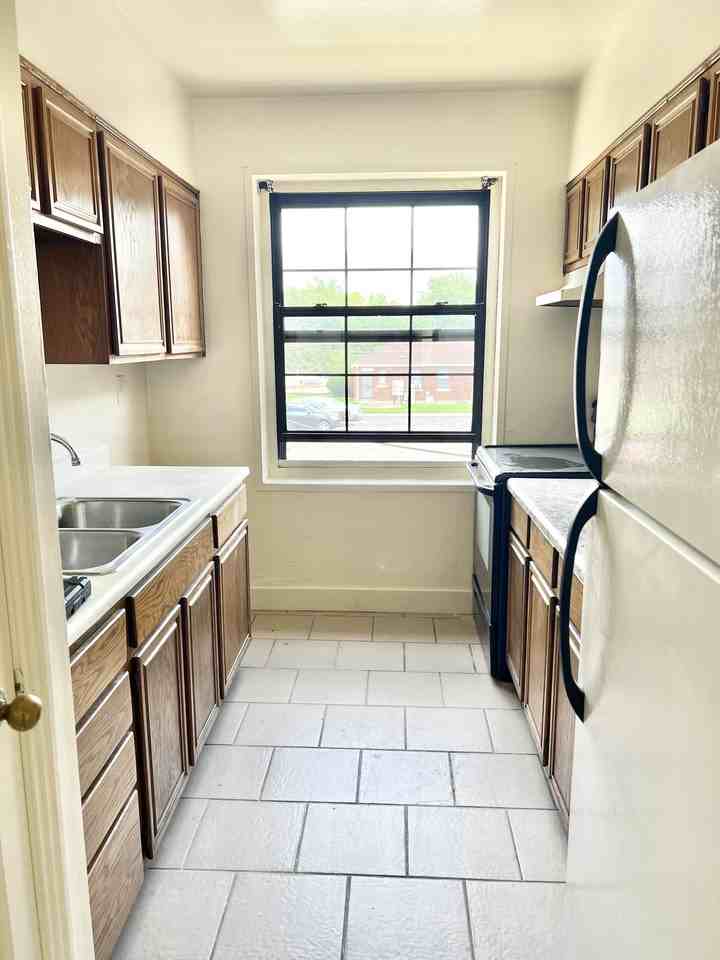 39 College Ct #39 - Photo 6 of 8