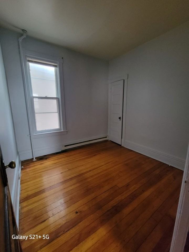 834 Union St - Photo 7 of 10