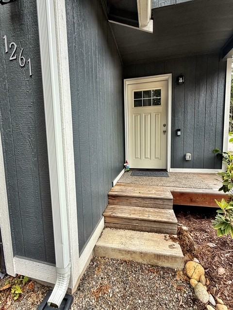1261 Ne Larson Blvd #1 - Photo 3 of 36