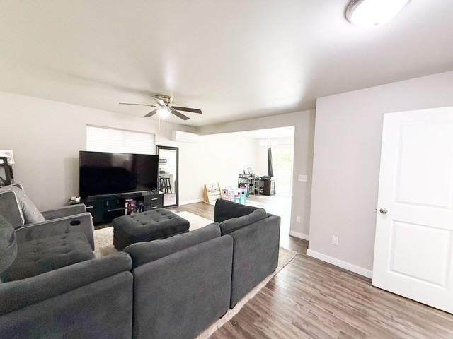 1261 Ne Larson Blvd #1 - Photo 5 of 36