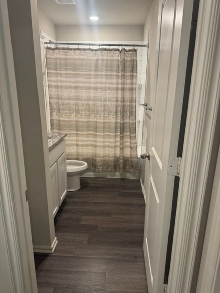 3213 Rushmore St - Photo 5 of 20