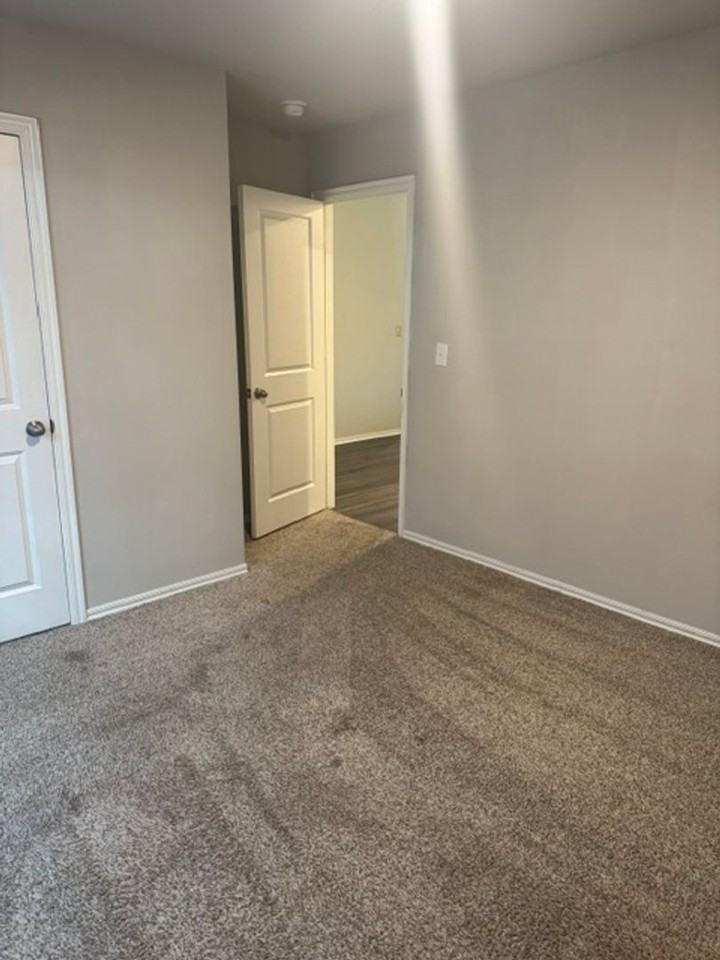 3213 Rushmore St - Photo 7 of 20