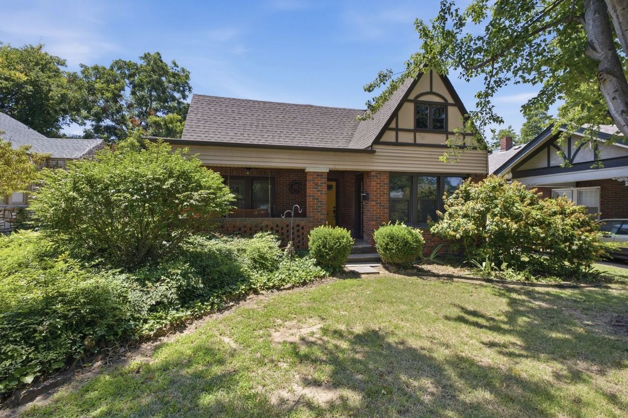 836 S Jamestown Ave - Photo 2 of 29
