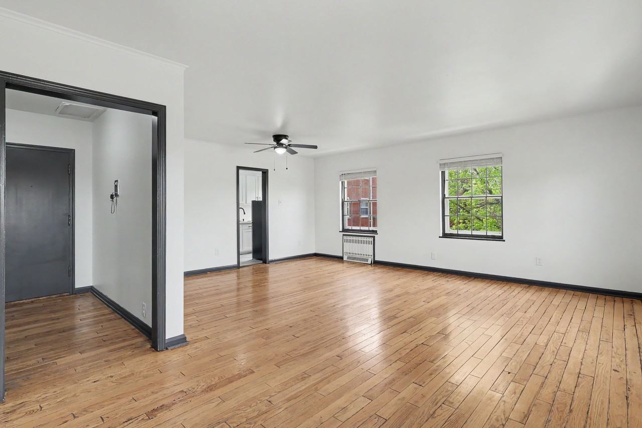 Windsor Terrace Apartments | 1 MONTH FREE with a 13 MONTH LEASE - Photo 4 of 29