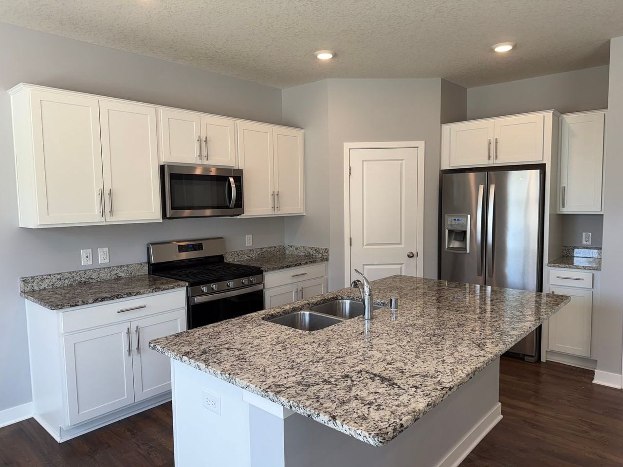 13144 Zachary Ln N - Photo 2 of 38
