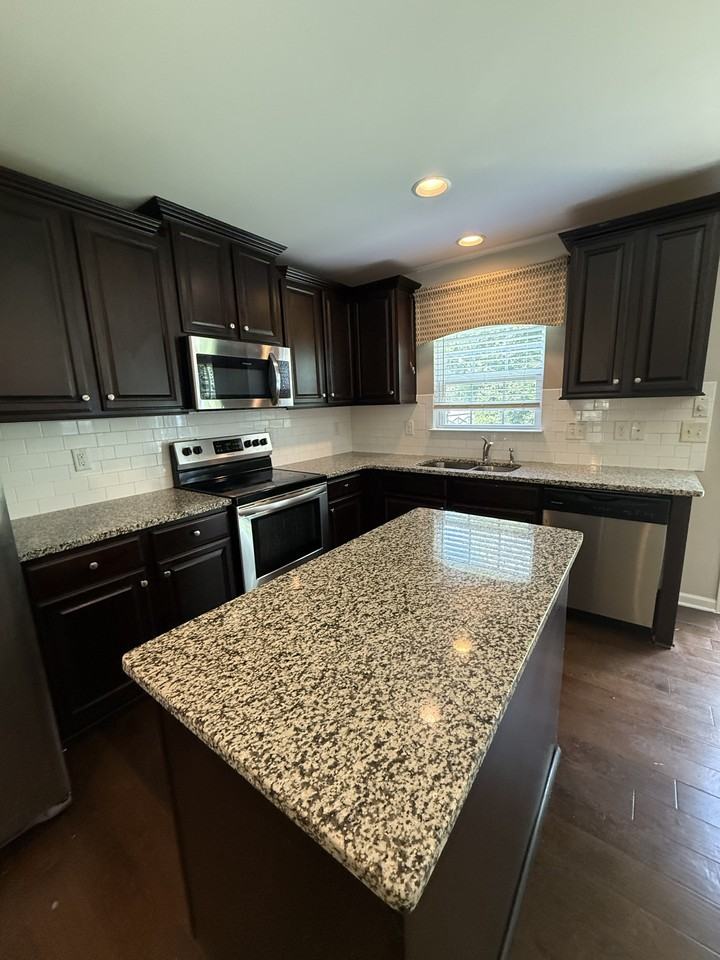 6855 Coopers Hawk Trl #1 - Photo 6 of 27