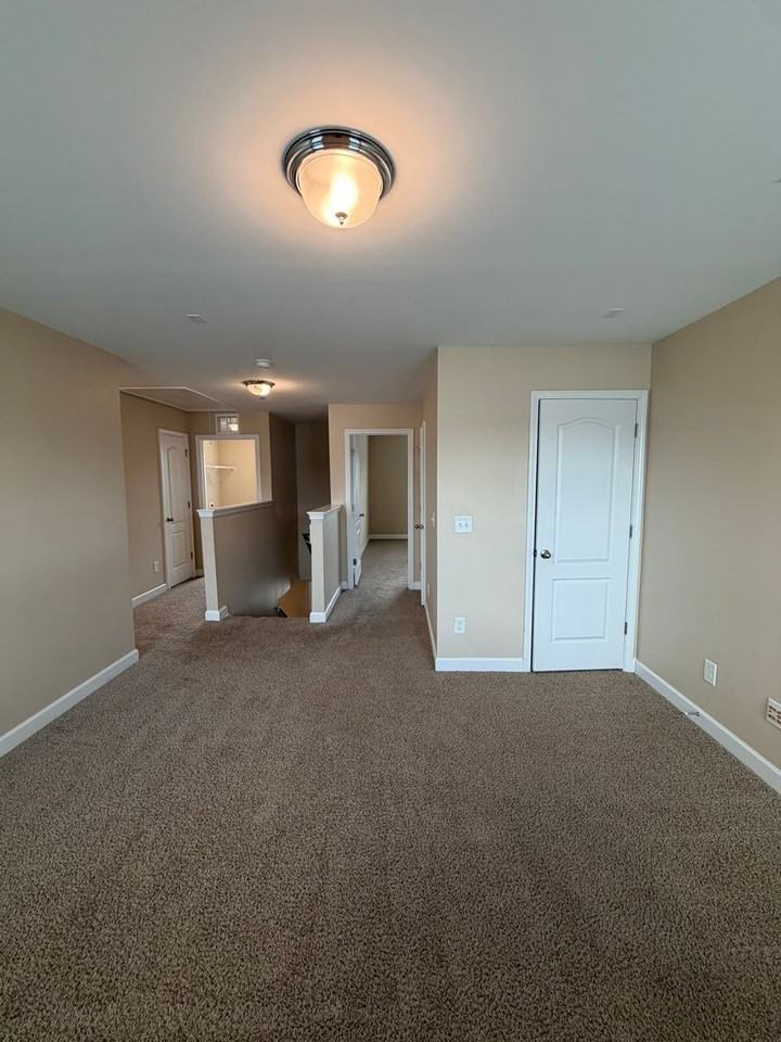 1661 Stackhouse Dr - Photo 3 of 33