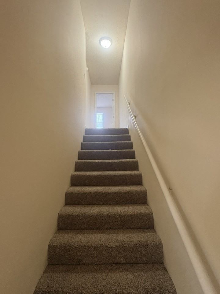 1612 Highland Way #C - Photo 6 of 9
