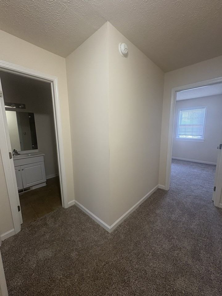 1612 Highland Way #C - Photo 7 of 9
