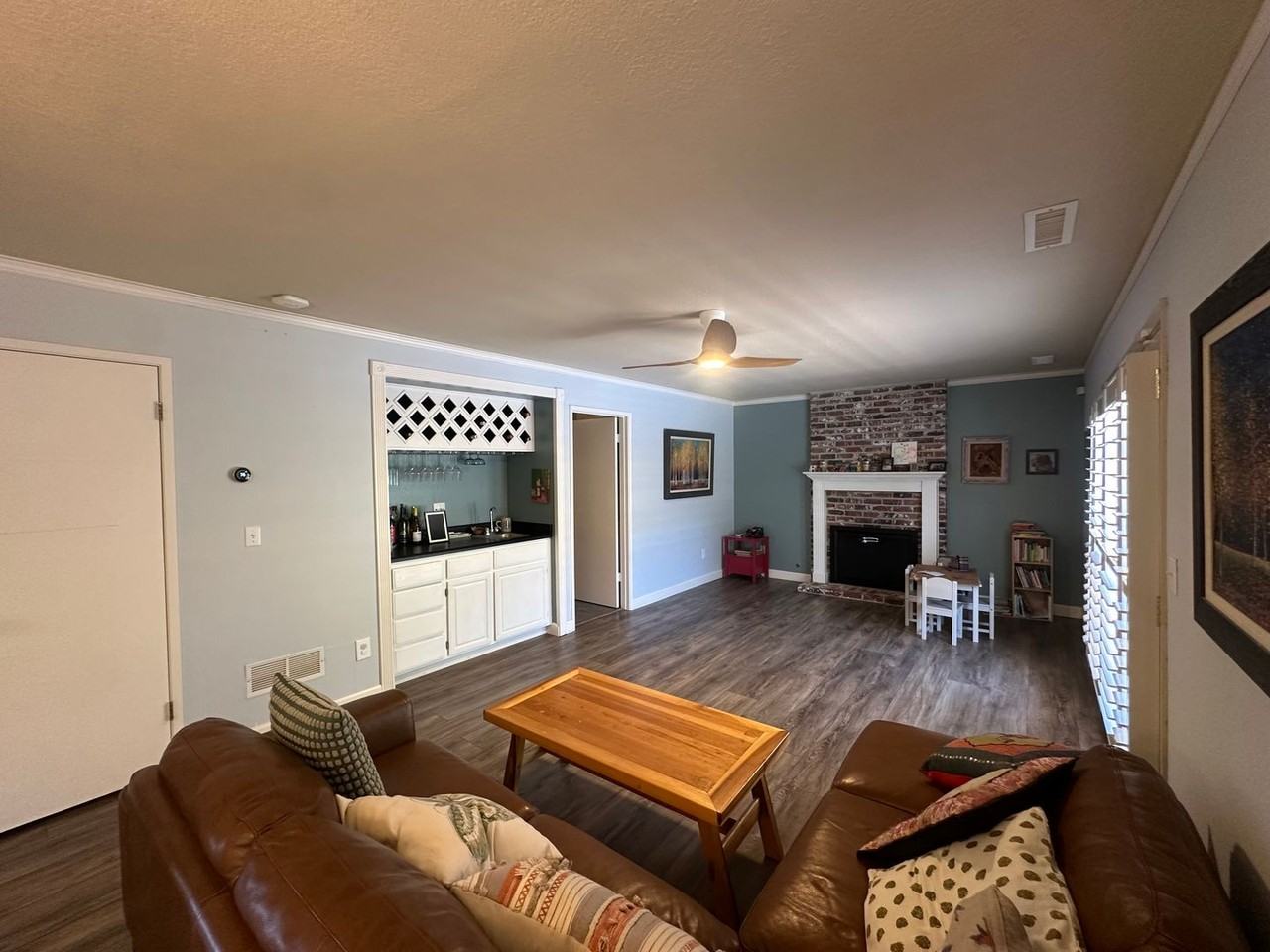 420 Nancy Dr - Photo 3 of 25