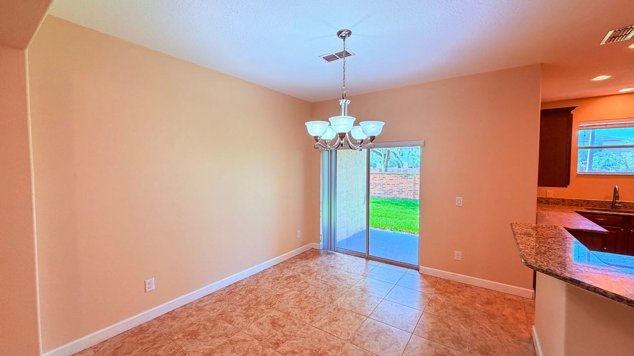2832 Adelaide Ct - Photo 5 of 36