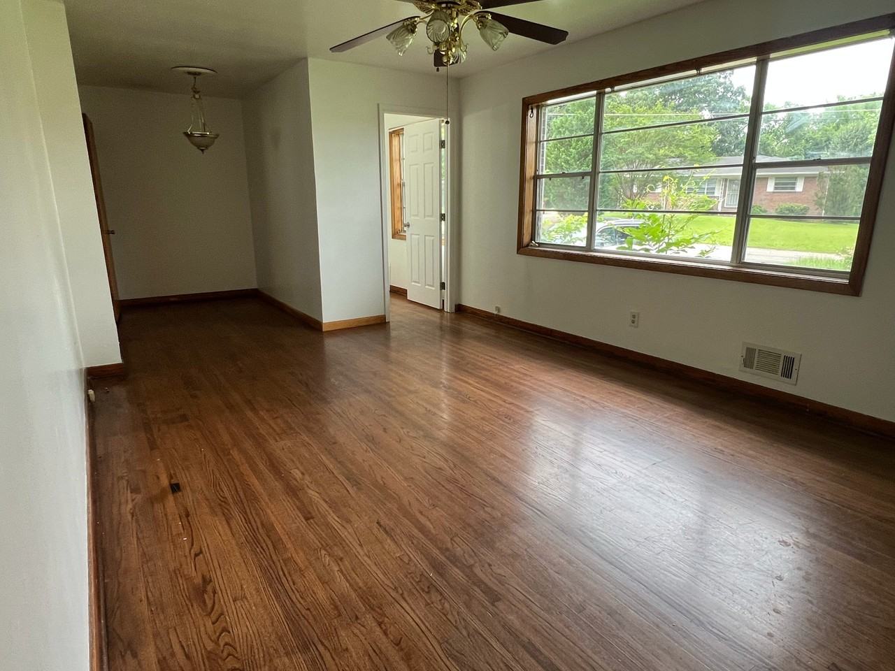 512 Sunhill Rd Nw #1 - Photo 5 of 14