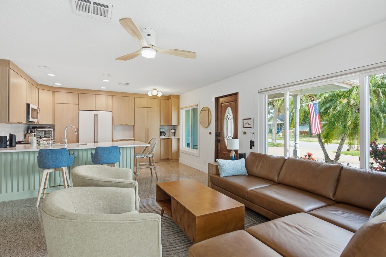 580 Baywood Dr N #1 - Photo 4 of 48