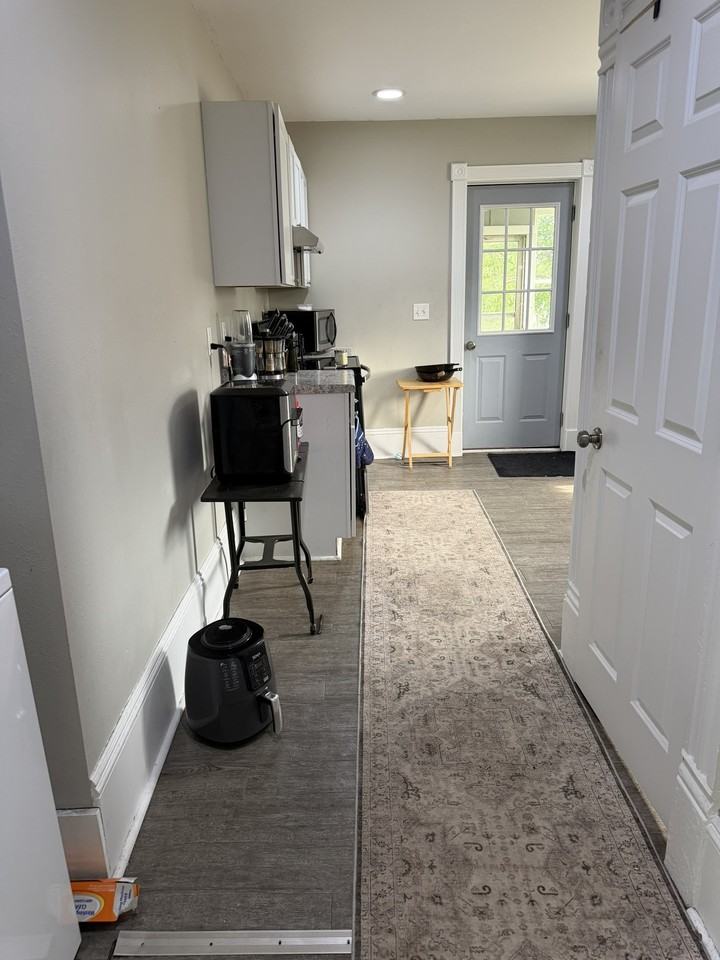 37 E Columbia St #A - Photo 3 of 10