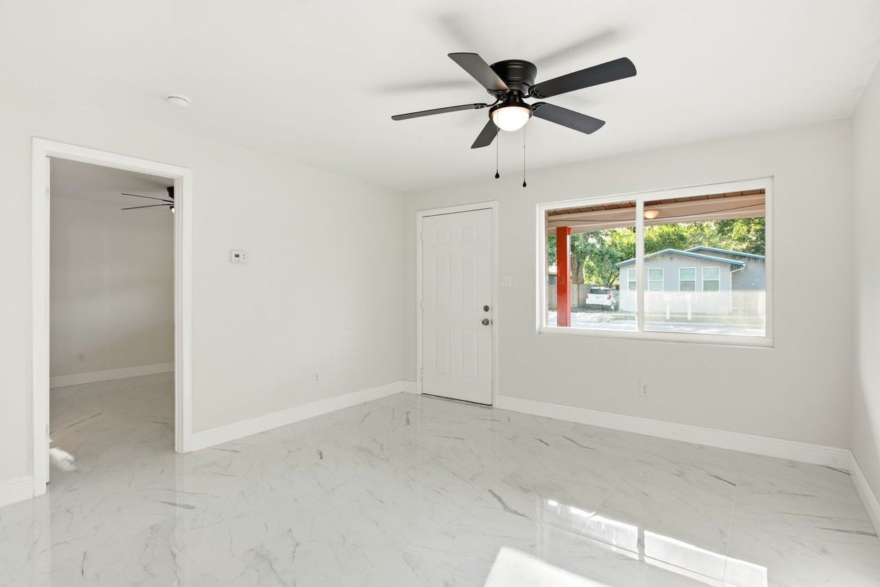 708 Pennsylvania Ave #1 - Photo 2 of 22