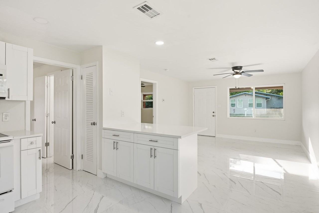 708 Pennsylvania Ave #1 - Photo 5 of 22