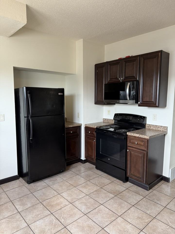 216 2nd Ave #1 - Photo 7 of 18