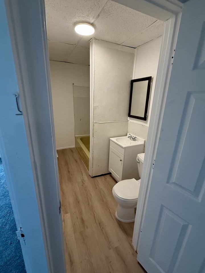 1501 Lexington Ave #1 - Photo 6 of 10