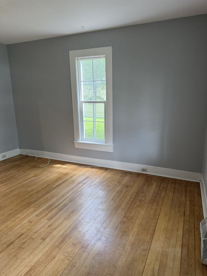 615 S Dewey St #1 - Photo 2 of 20