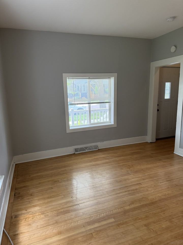 615 S Dewey St #1 - Photo 5 of 20