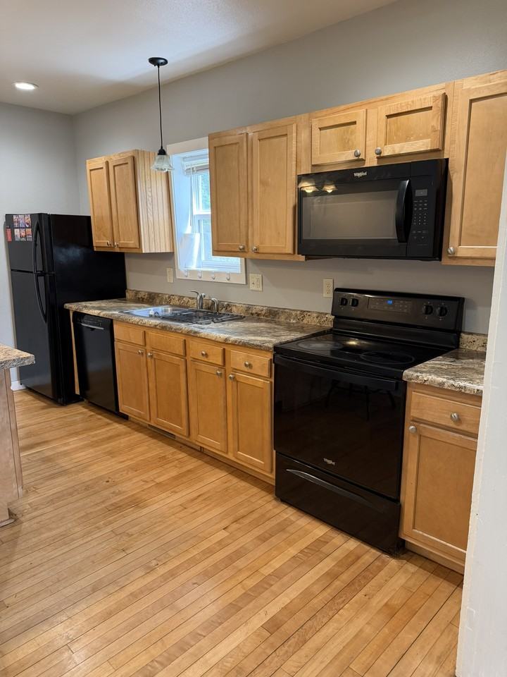 615 S Dewey St #1 - Photo 6 of 20
