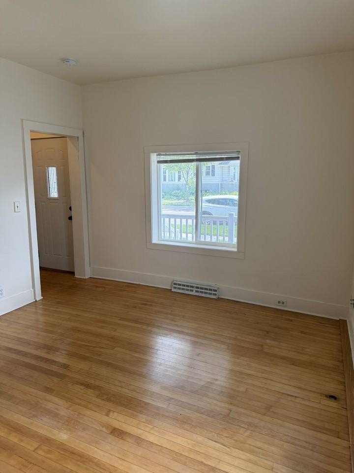 613 S Dewey St #1 - Photo 4 of 19