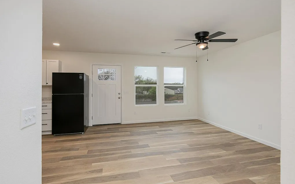 180 E Washington St #2 - Photo 2 of 21
