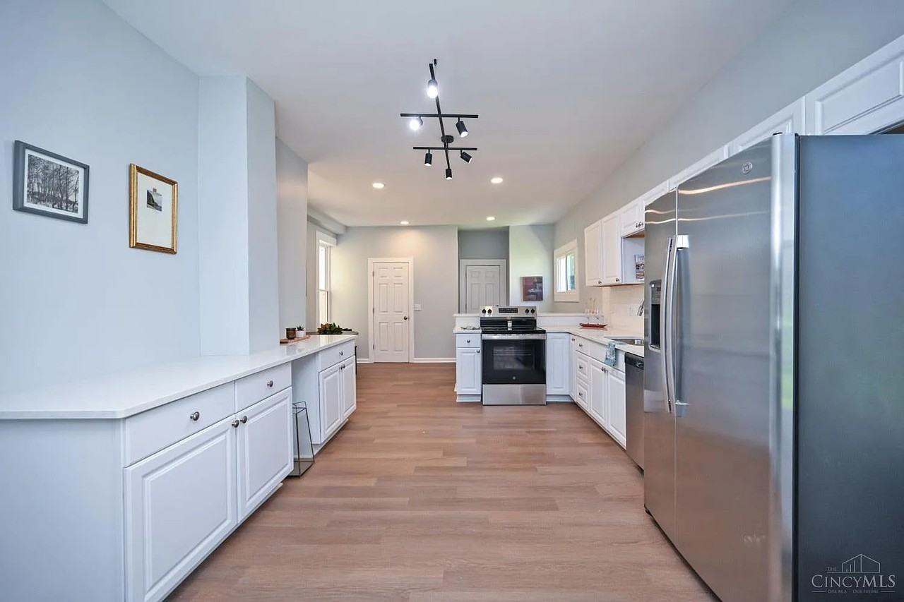 226 Congress Ave #1 - Photo 5 of 22