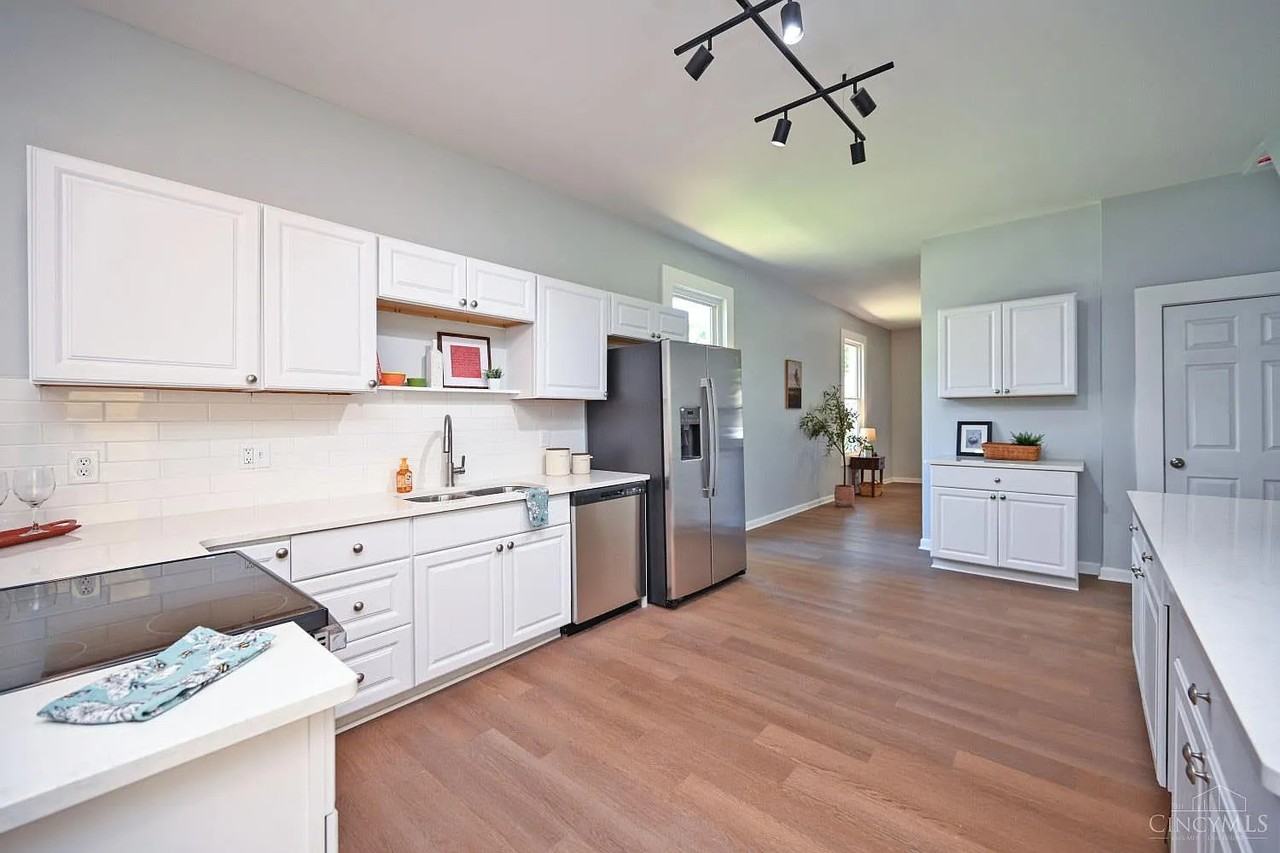 226 Congress Ave #1 - Photo 7 of 22