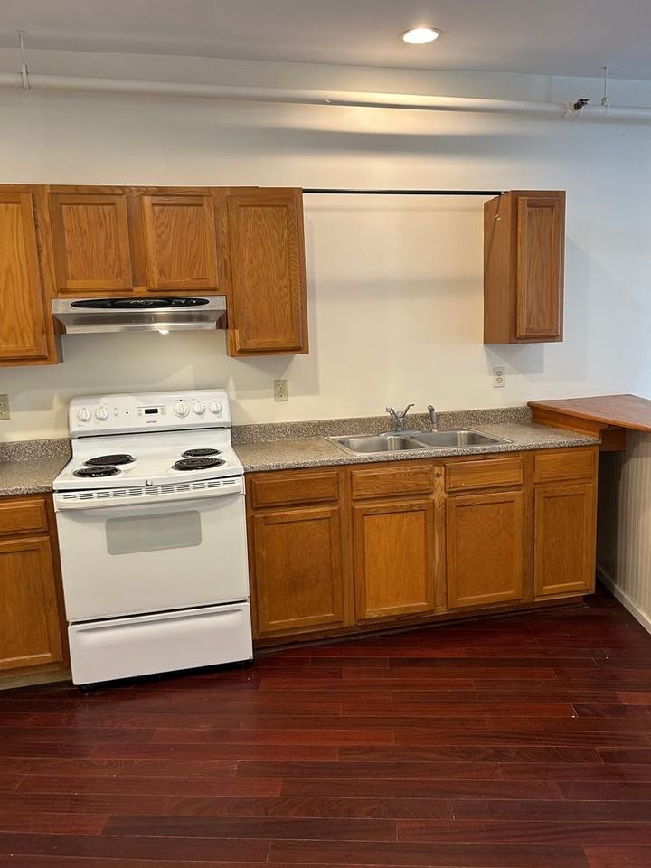 529 Main Street - Photo 4 of 11