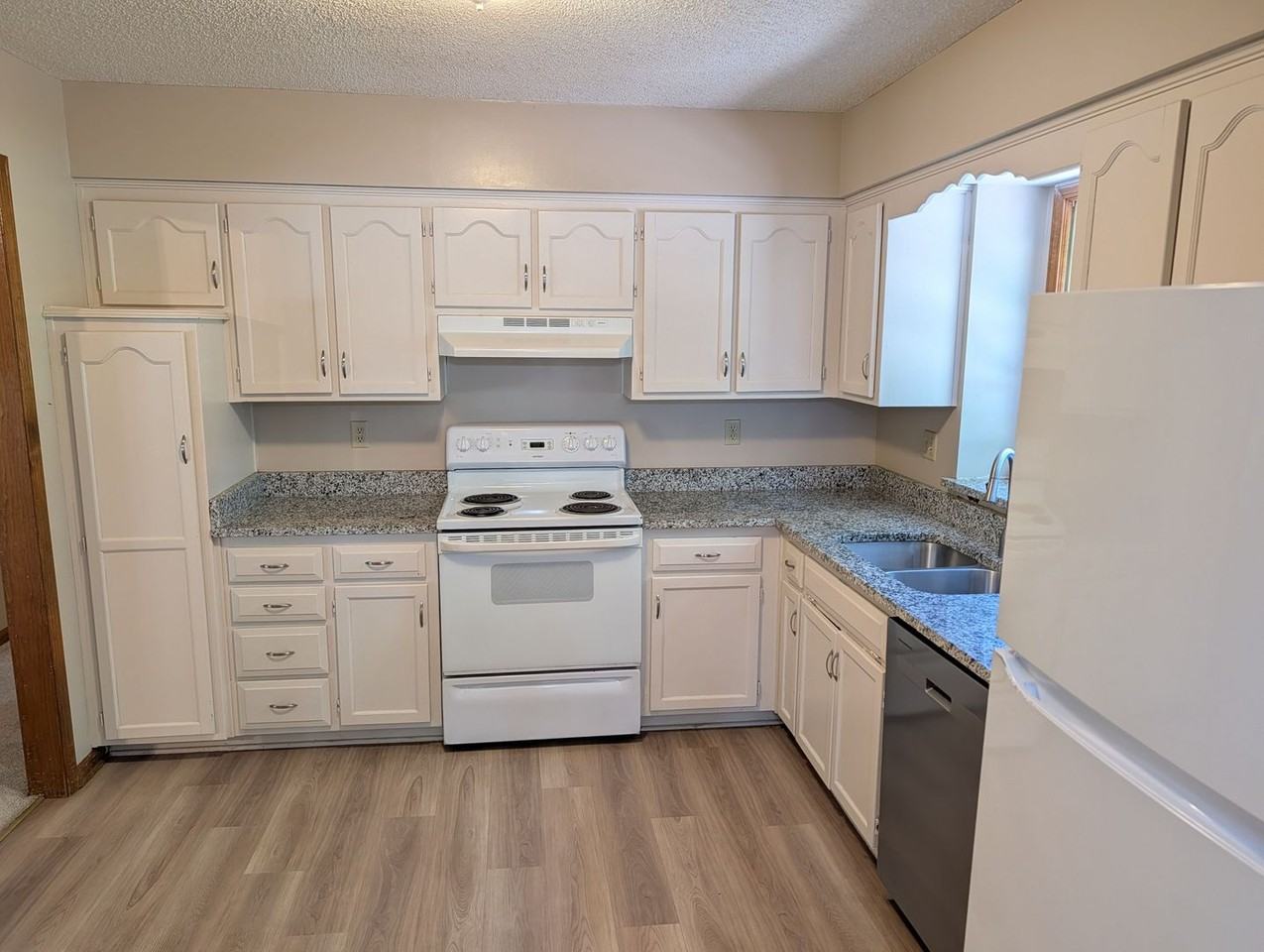 11616 Oakmont St - Photo 6 of 25