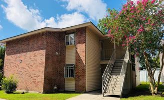 2BD, 2BA apartment located near the intersection of Perkins and Essen - Photo 1 of 1