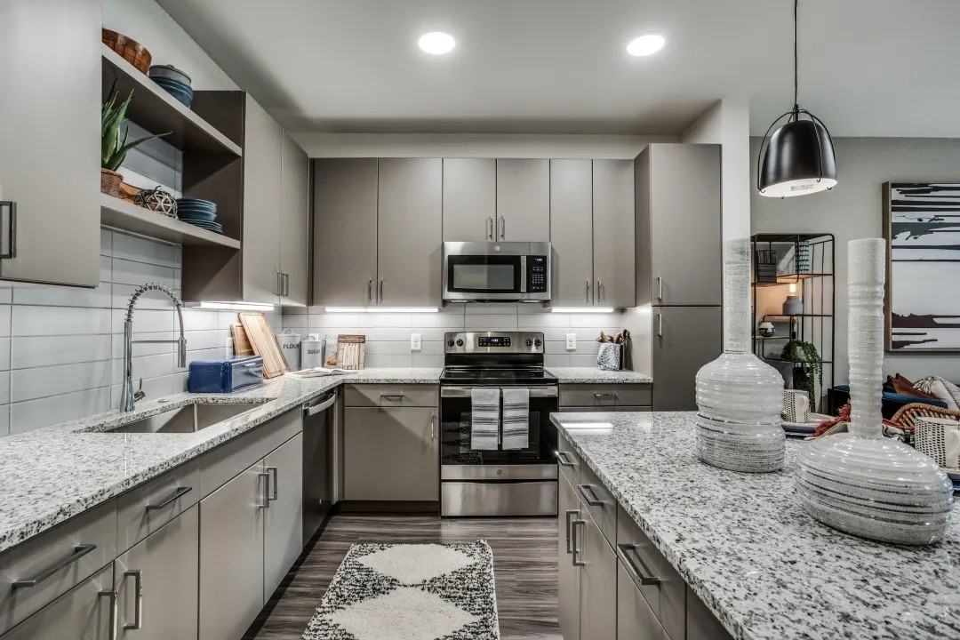9010 North Lake Creek Parkway - Photo 7 of 23